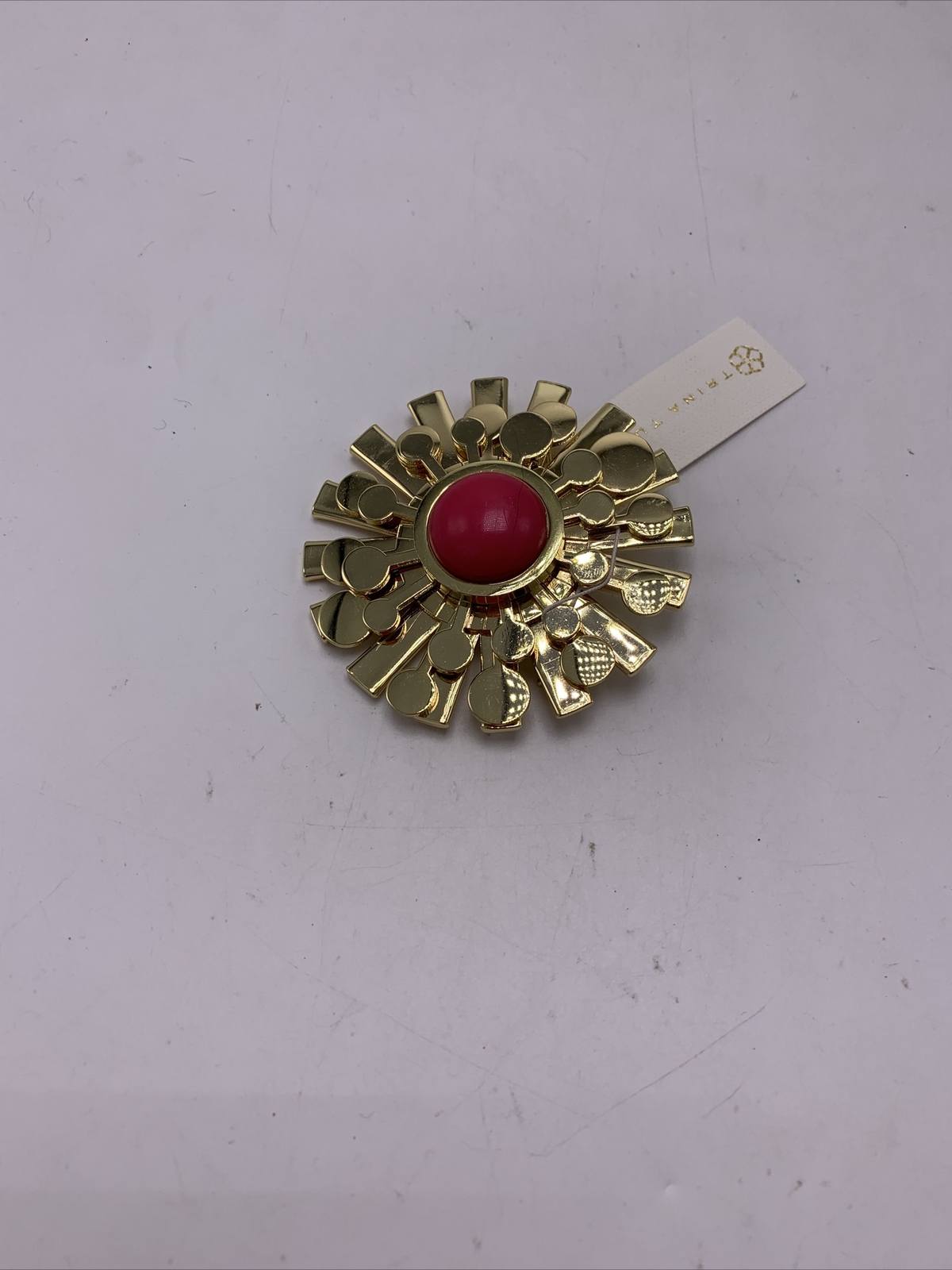 NWOT TRINA TURK INDAIN CAYNON GOLD TONE PINK STONE BROOCH X822-1
