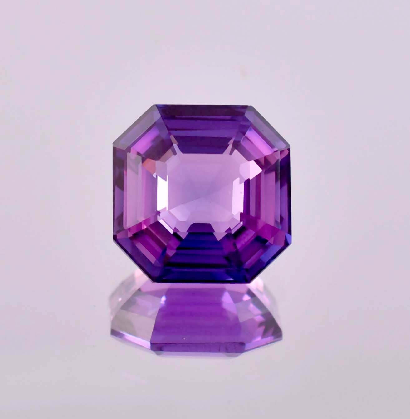 14 x 14 MM Flawless 16.04 Ct Natural Java Plum Sapphire Gemstone (GIT) Certified