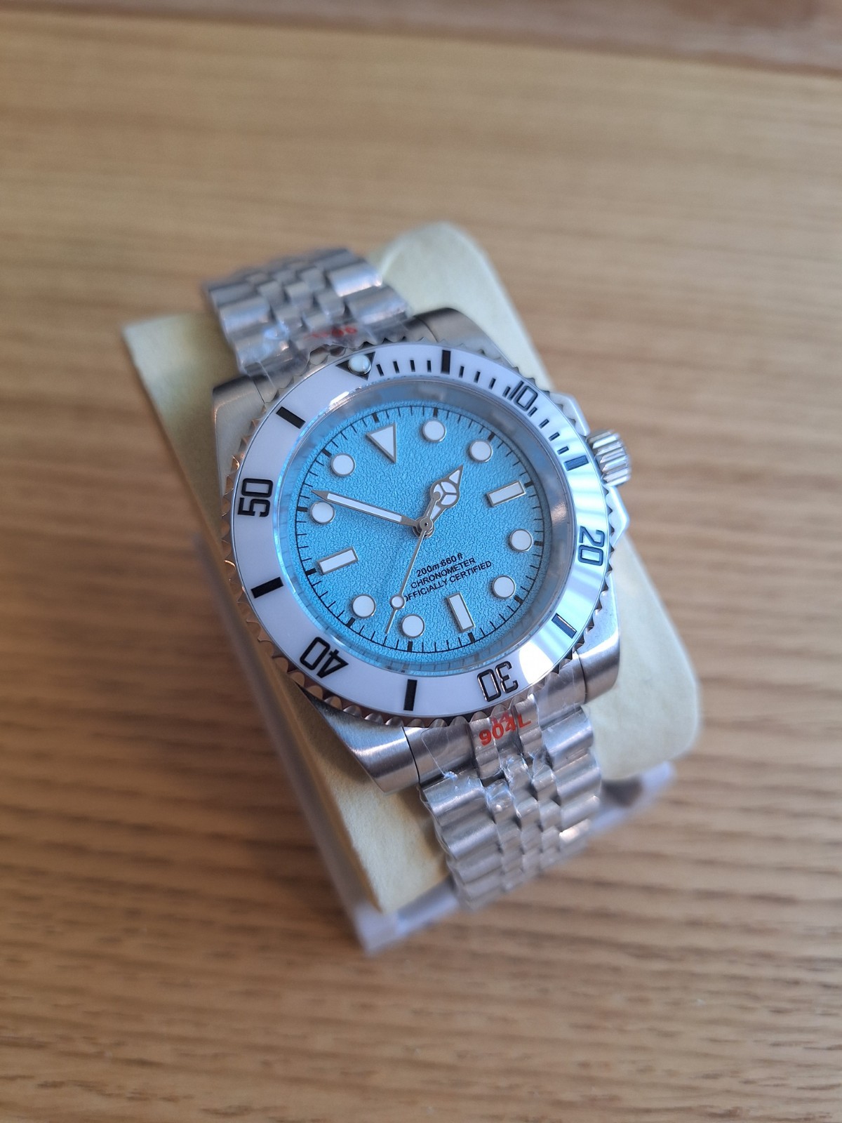 40mm Custom Glacier Blue Diver Watch – VH31, White Ceramic Bezel 904L Jubilee