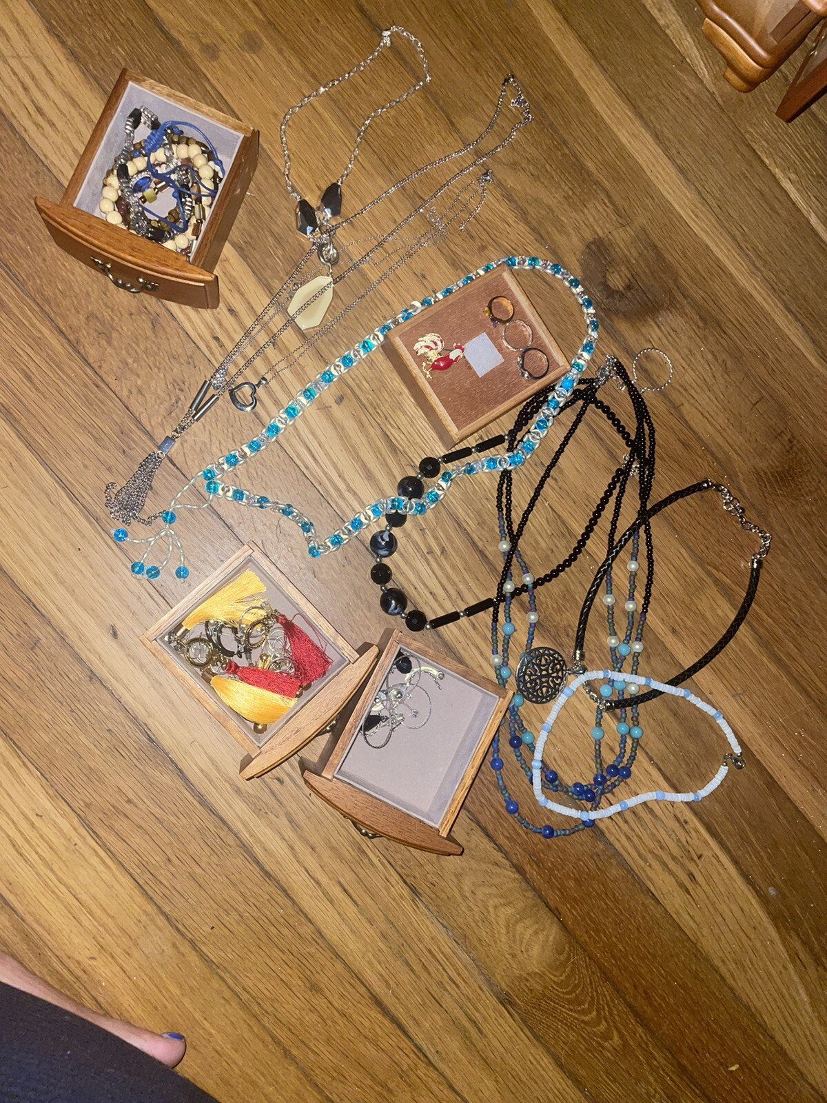 Mixed lot of Jewlrey BRACELET NECKLACE EARRINGS RINGS