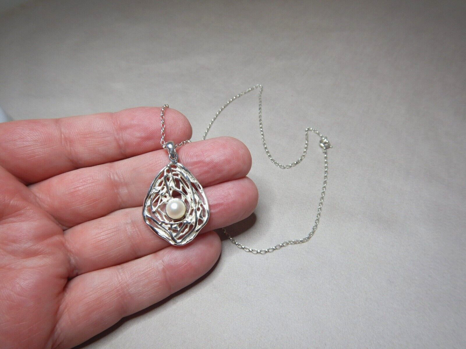 VINTAGE STERLING SILVER AND PEARL PENDANT CHAIN NECKLACE 2886