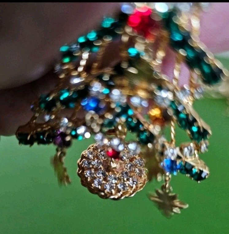 Christmas Tree Dangle Brooch Pin, Gold Plated Metal, Multicolor Rhinestones