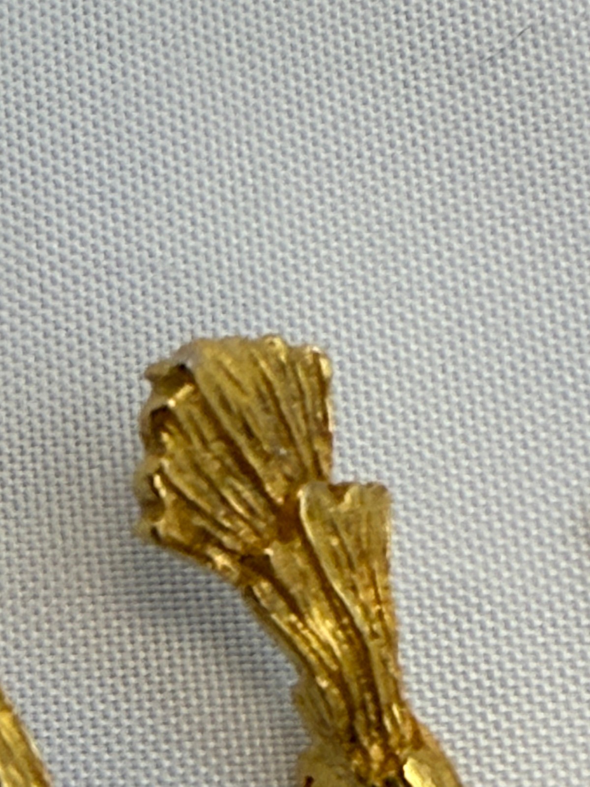 Vintage Hattie Carnegie Flying Bird Brooch Gold Tone Textured Signed 3.25in