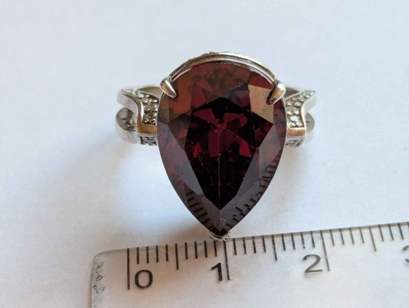 Vintage ring sterling silver 925 Size 8 Weight 8.93 g. Garnet. Ukrainian jewelry