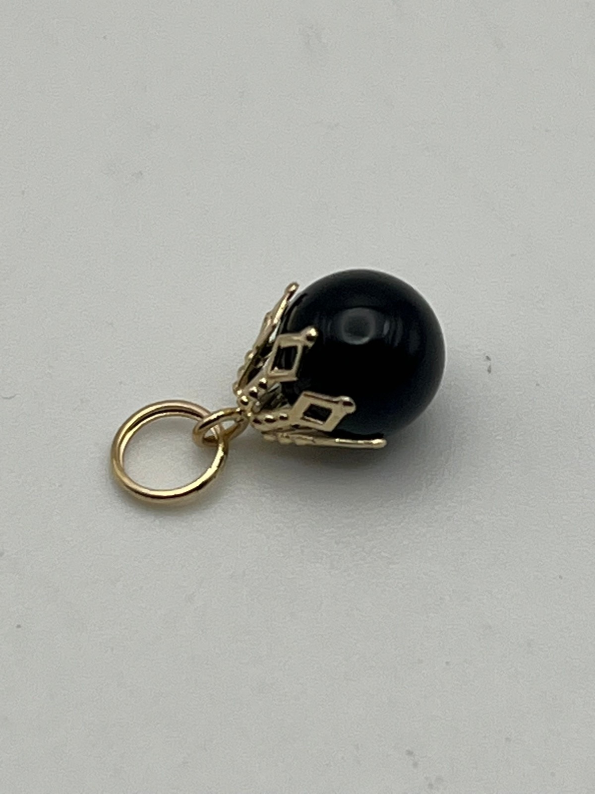 Vintage 14K Solid Yellow Filigree Capped Black Onyx 8.7mm Bead Pendant