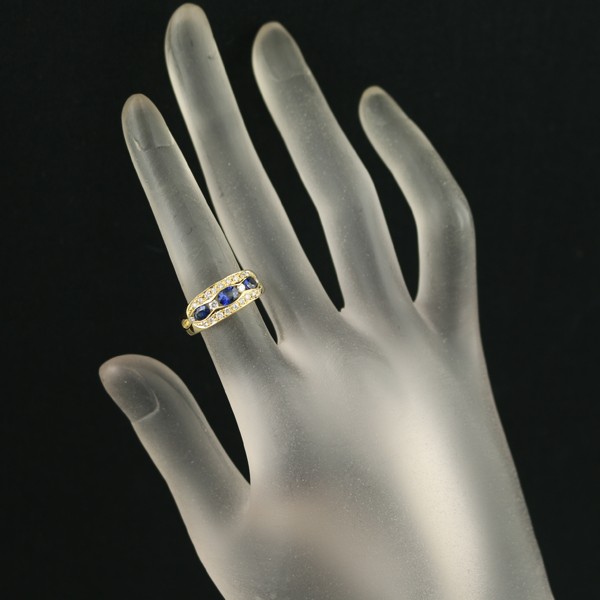 Sapphire 0.82ct Diamond 0.30ct Oval Cut Ring 18K 750 Yellow Gold
