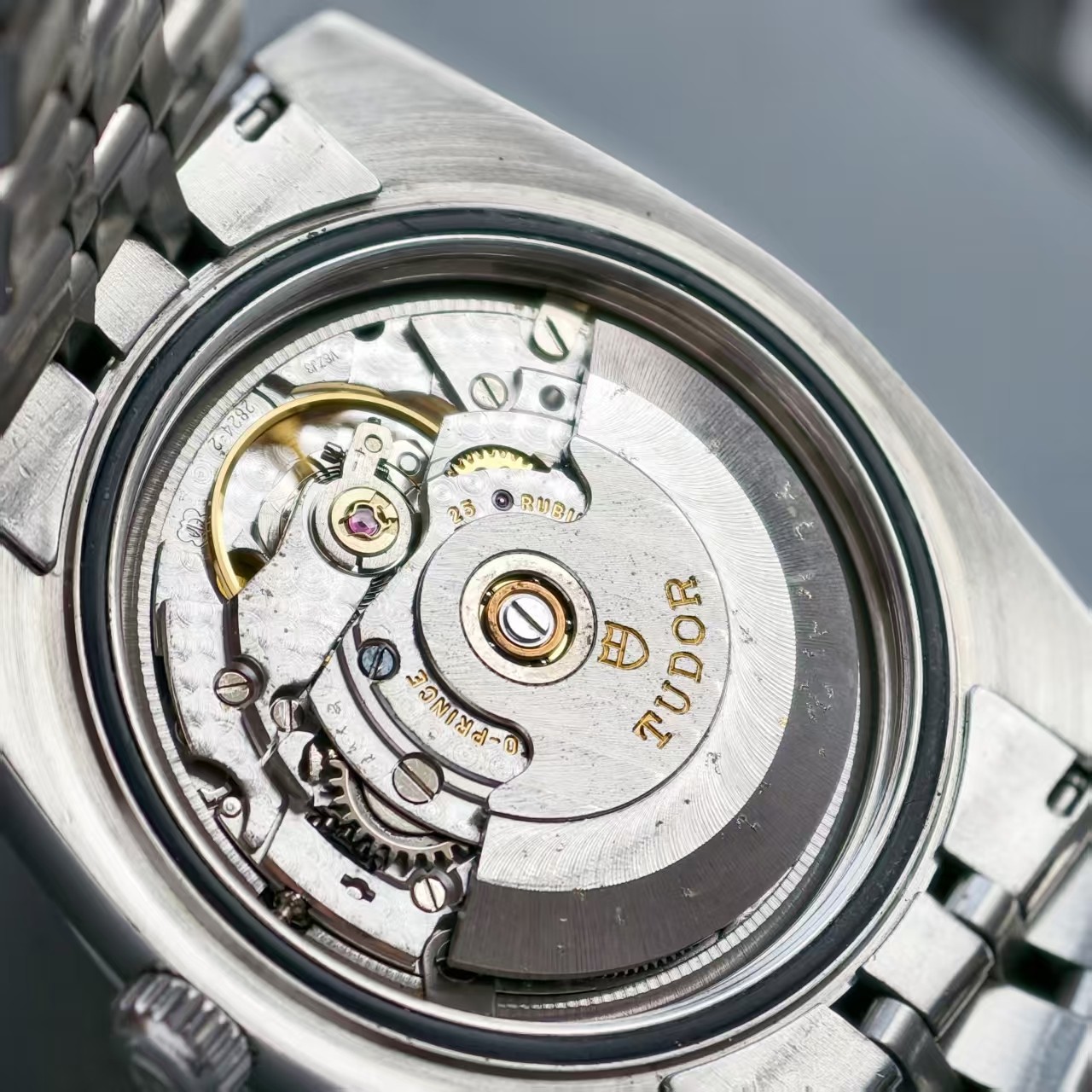 Tudor Sliver Linen Dial Classic M21010-0014 Men’s Watch Automatic 38mm Date
