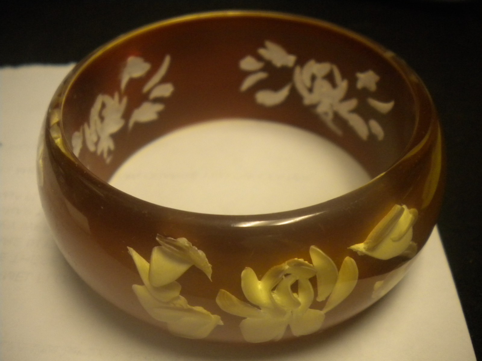 Chunky Thick BROWN Lucite Acrylic Bangle Bracelet with ENGRAVED FLOWERS OLD