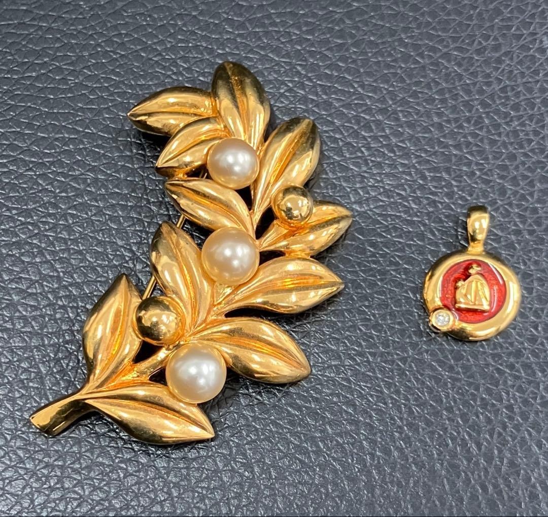 LANVIN Germany Vintage Brooch Top