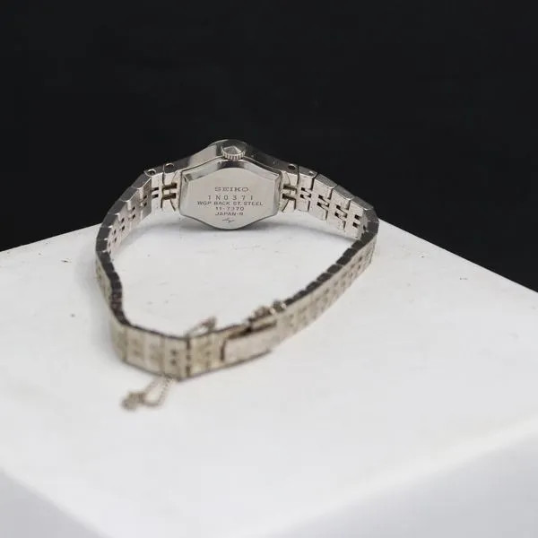 Working, manual winding, excellent condition Seiko 21 jewels 11-7370 silver dial