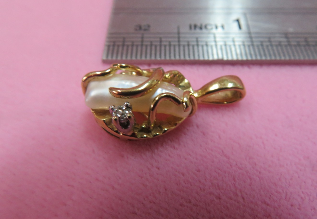 14K Yellow Gold Diamond Baroque Pearl Pendant/Charm 2.82 Grams