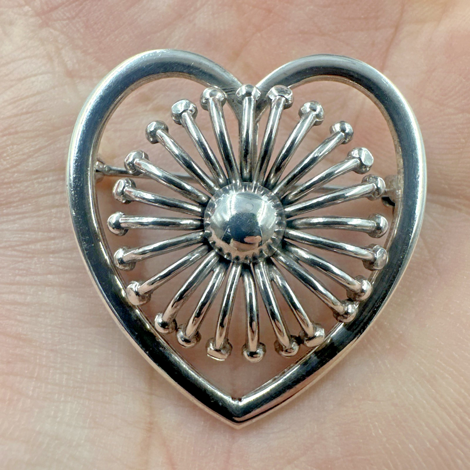 Vtg WRE WE Richards Open Radial Flower Heart Sterling Silver Pin Brooch 8.2g