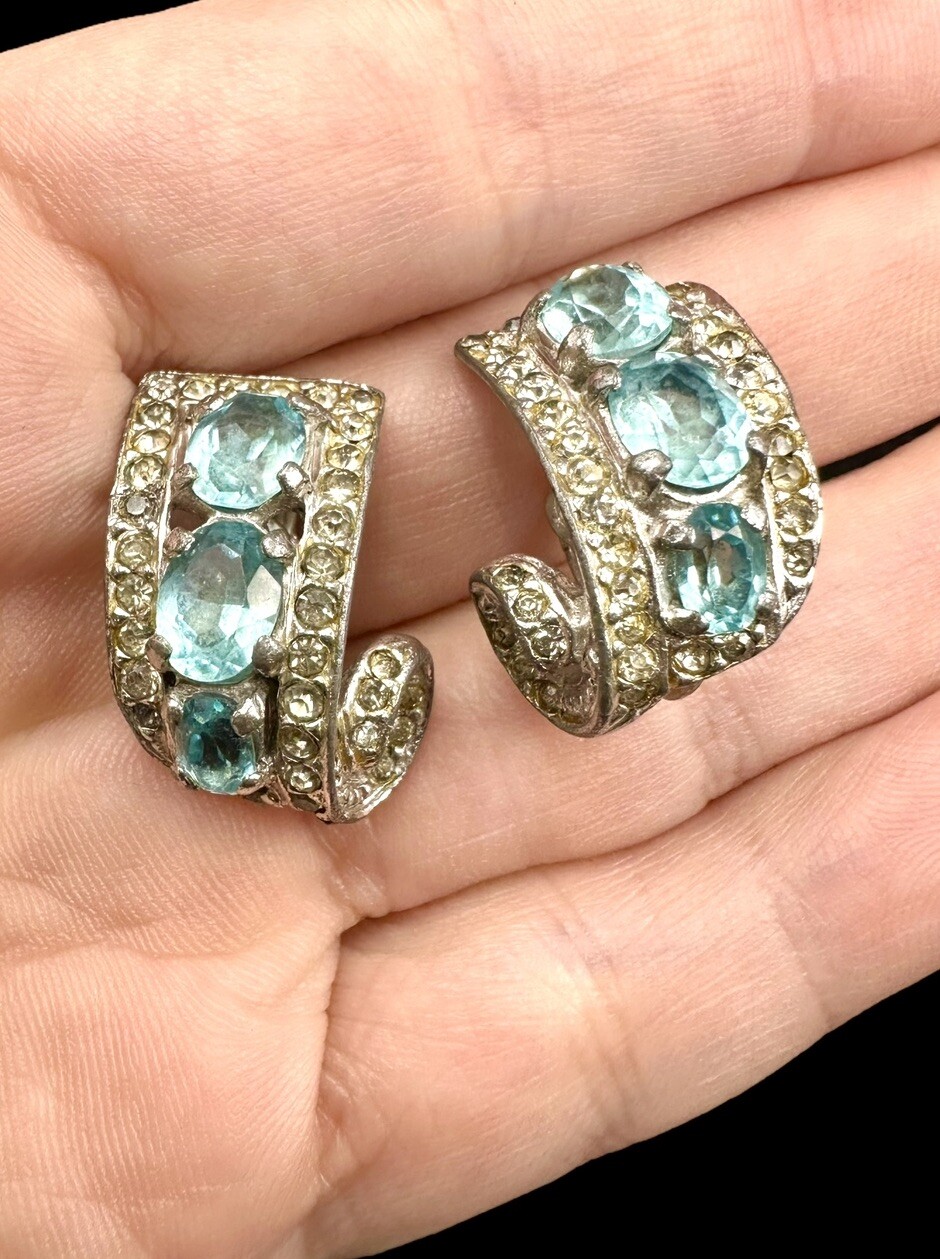 Vtg 40s Art Deco Style CASTLECLIFF AQUA BLUE & Clear Rhinestone Clip Earrings