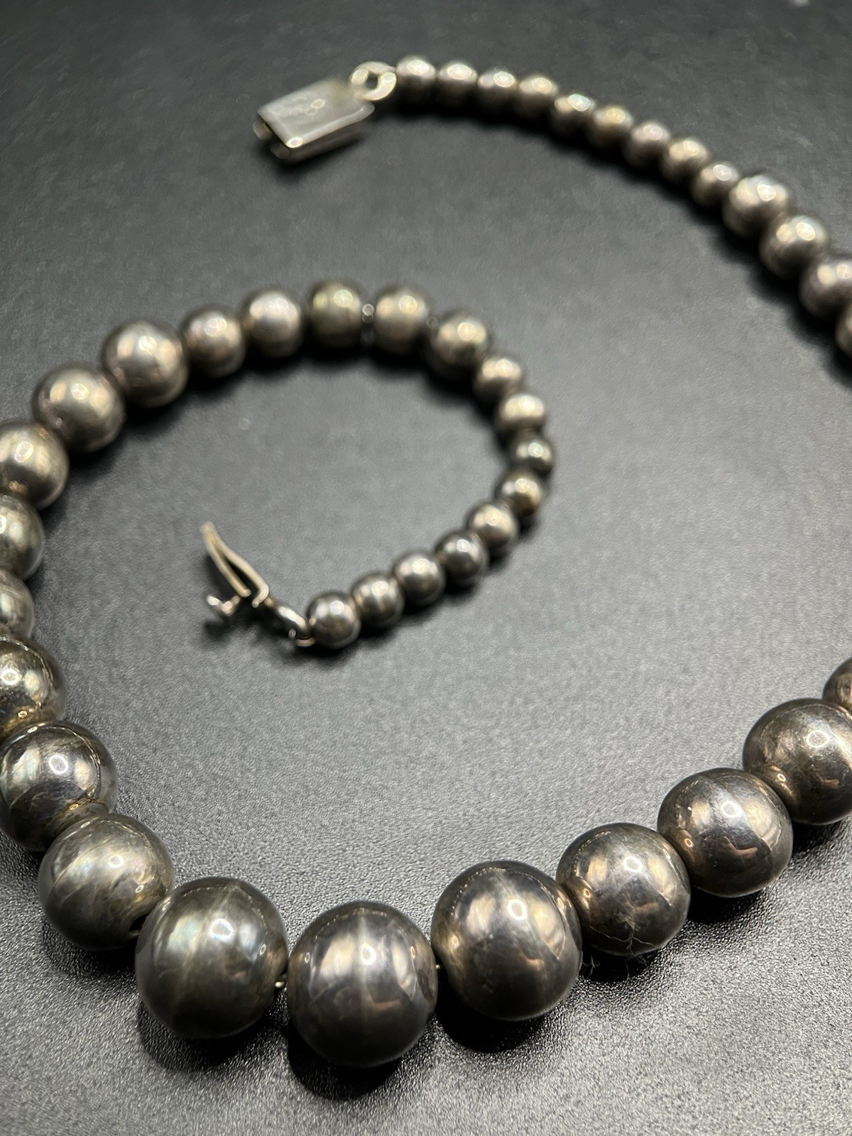 Vtg Mexico Sterling Silver Graduated Bead Necklace 60g 16″ (Navajo pearls Style)