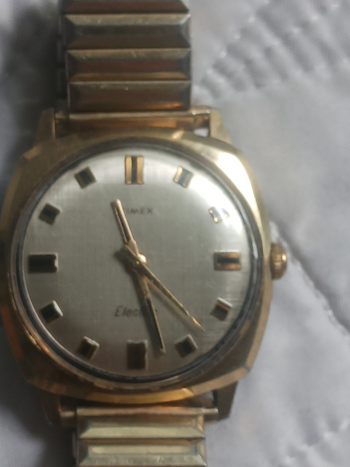 Vintage Mens 1970’s Timex Electric DynaBeat Time Zone Gold Tone Watch Running