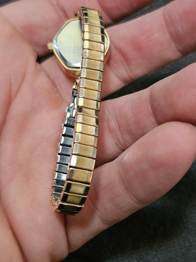 Paul Maret Women’s GOLD TONE Watch WHITE Dial. 1 JEWEL Swiss Made. 561.101