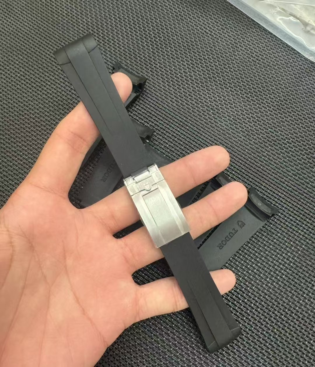 22mm Curved FKM Rubber Strap for Tudor Black Bay 79230 79360 79830 T-fit clasp