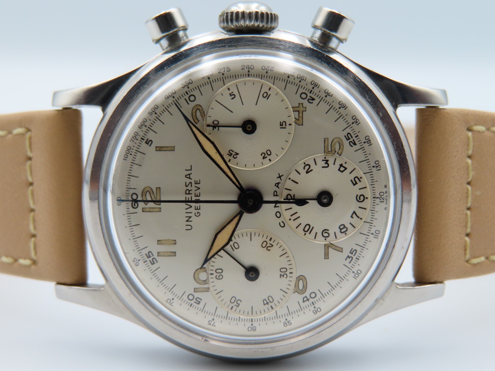 Universal Geneve Compax 22278 Manual 3 Register Chronograph Vintage Wristwatch
