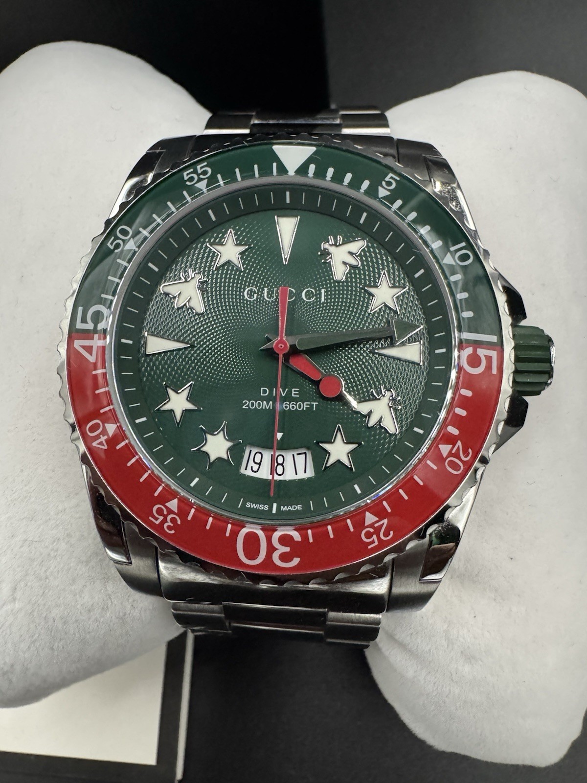 Gucci Green Red Men’s Dive Watch 136.2 YA136222 Diver Silver Christmas Holiday
