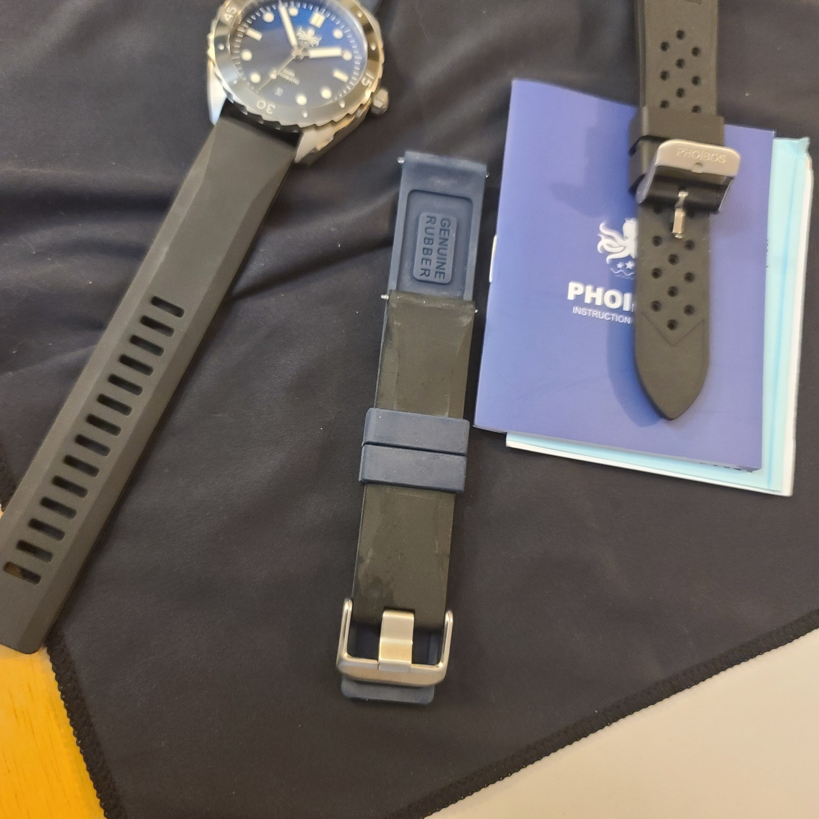 Phoibos Eagle Ray PY017A 41mm Automatic DIve Watch 300m WR Blue Black Gradient