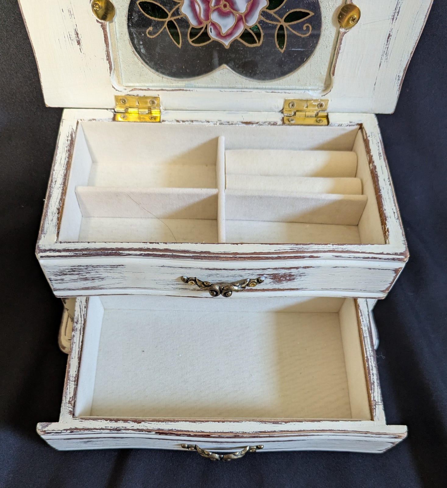 Vintage Shabby Distressed White Wooden Jewelry Box Table Top Rose Theme