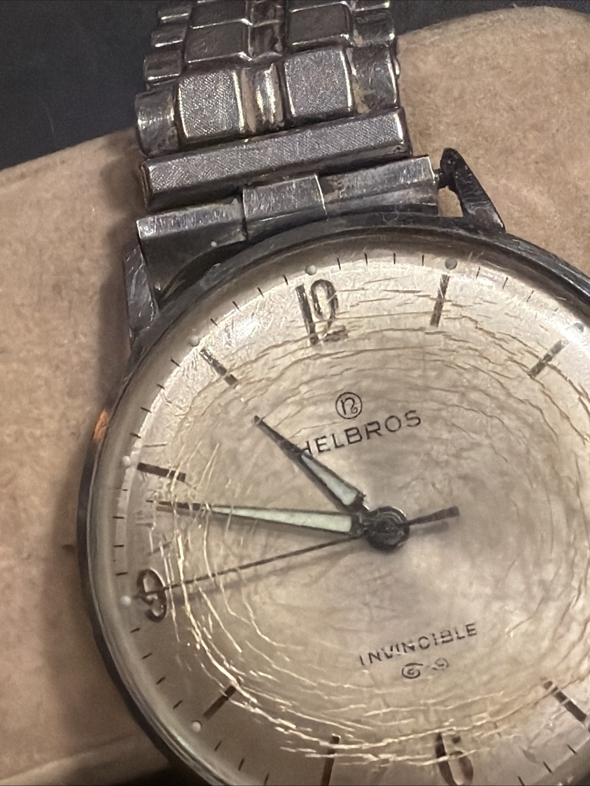 AL31 Vintage Helbros Invincible Mechanical Wind 17J 35mm Runs On&Off As Is**