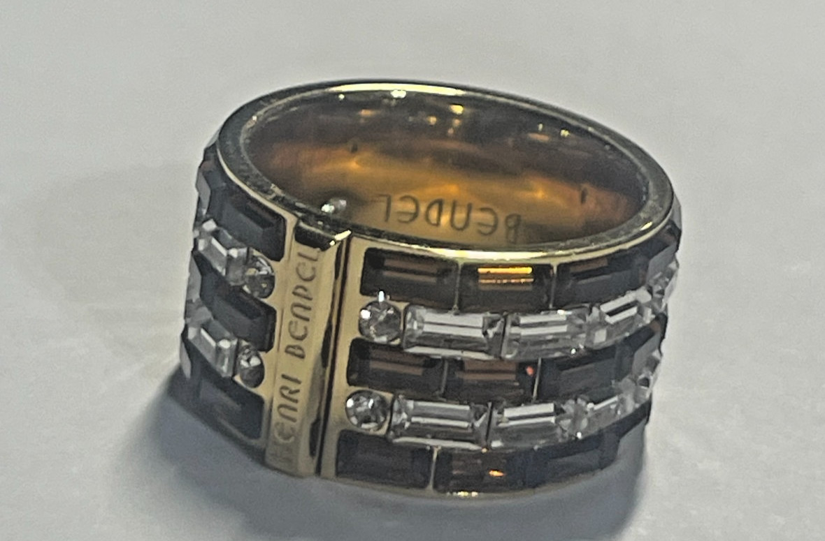 Henri Bendel Harry Wrap Band Crystal Cocktail Ring Gold Tone Size 6 Statement