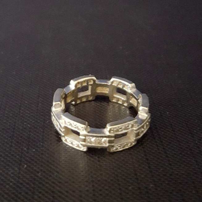 Pepi 14K white gold band with diamonds