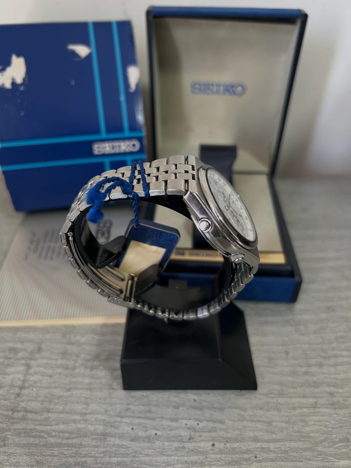 seiko vintage quartz chronograph
