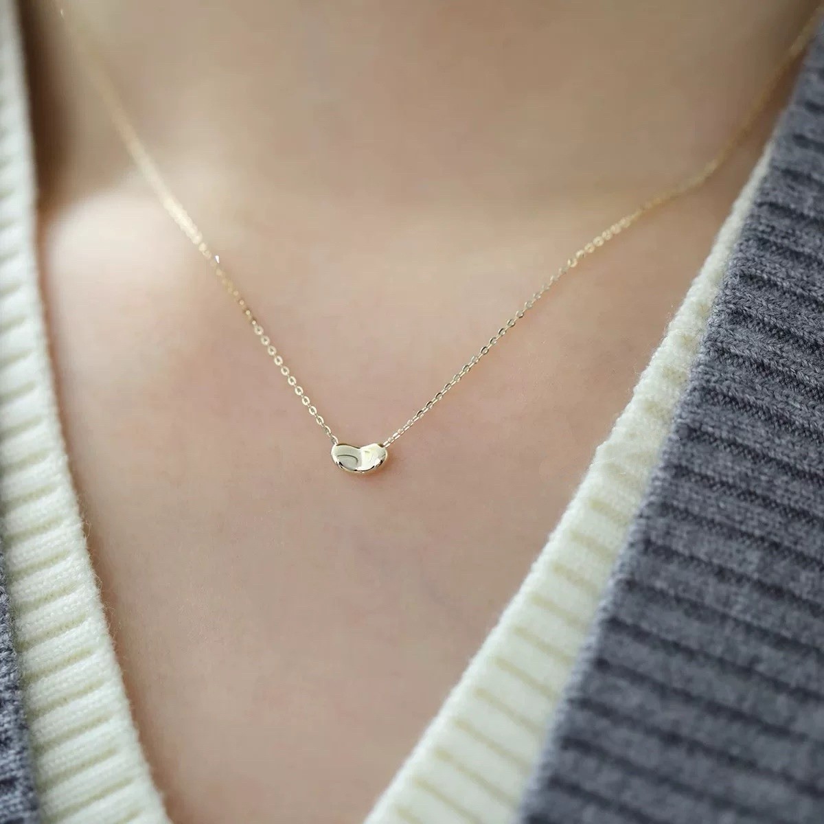 Solid 14K Yellow Gold Bean Pendant Necklace AU585 Stamp, 16.5” Adjustable
