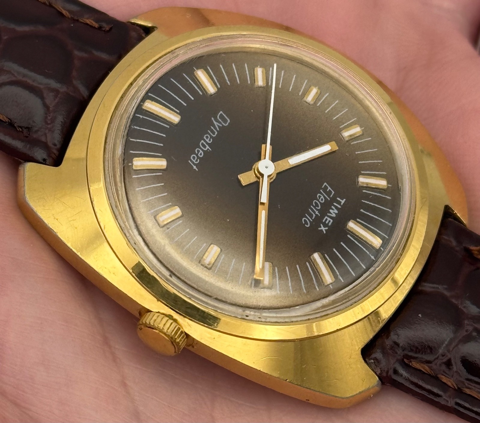 ~1977 Vintage Timex Men’s Dynabeat Electric Gold-Tone Watch w/NEW BAND – RUNS!