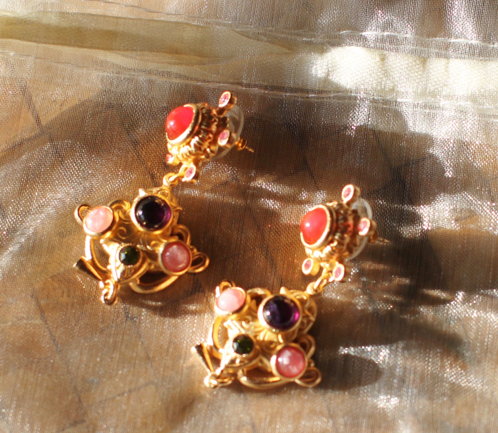 NATASHA STAMBOULI 24K GP AMETHYST QUARTZ CARNELIAN 2″ DROP EARRINGS VTG
