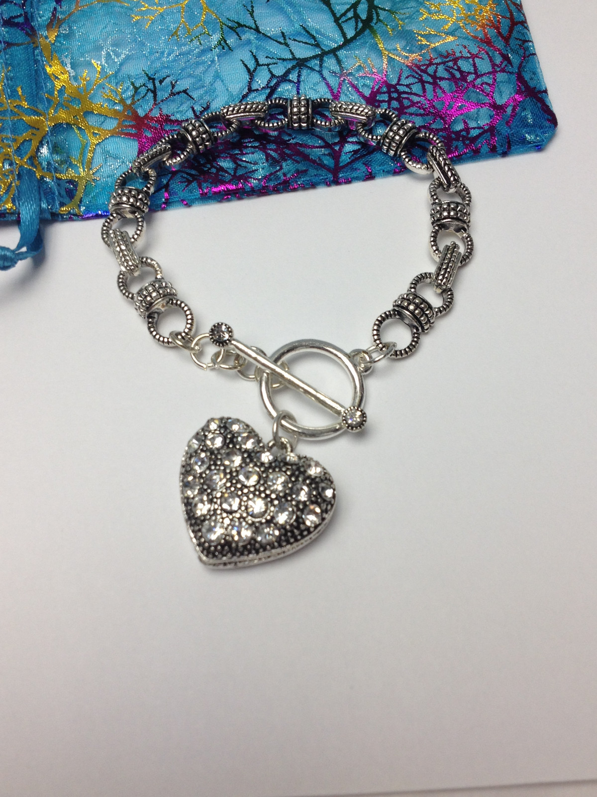 HEART w/ CLEAR STONES SILVER CHARM BRACELET 7″ TOGGLE LOCK NEW JEWELRY