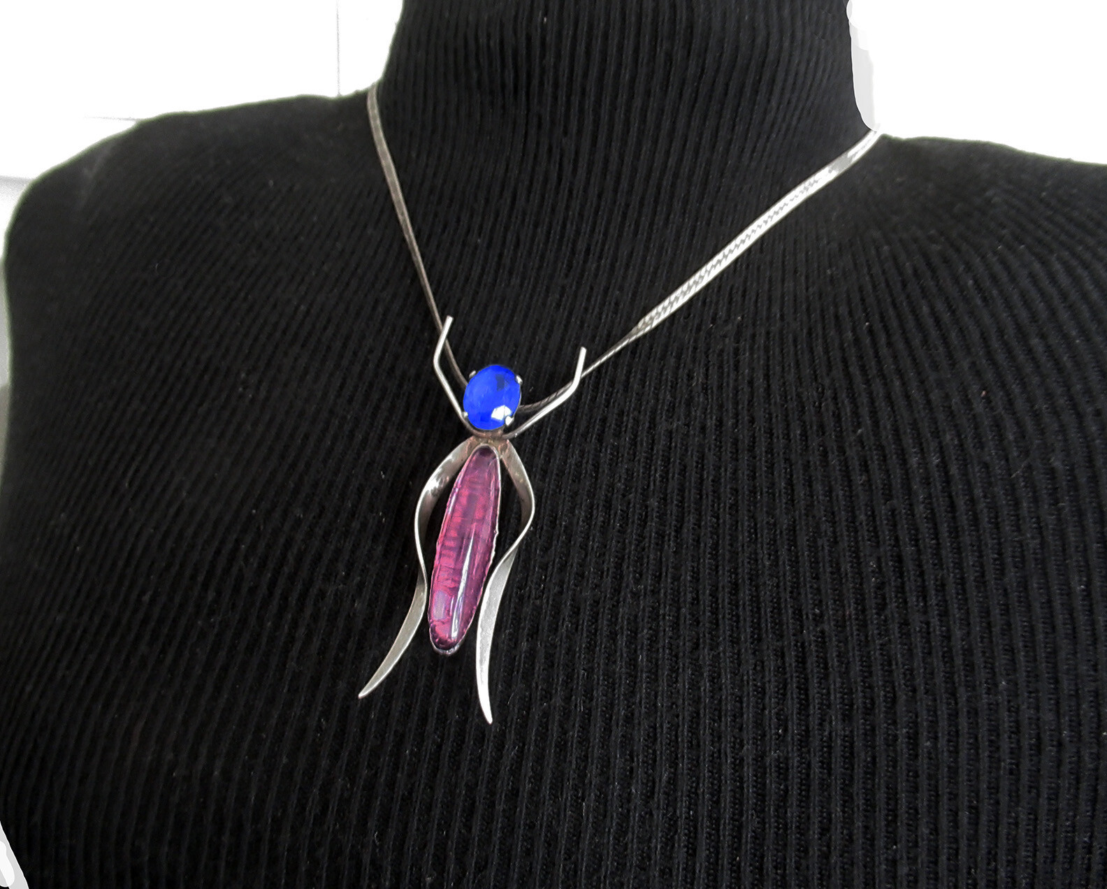 2 1/2 INCHES UNIQUE STERLING INSECT PENDANT w ART GLASS
