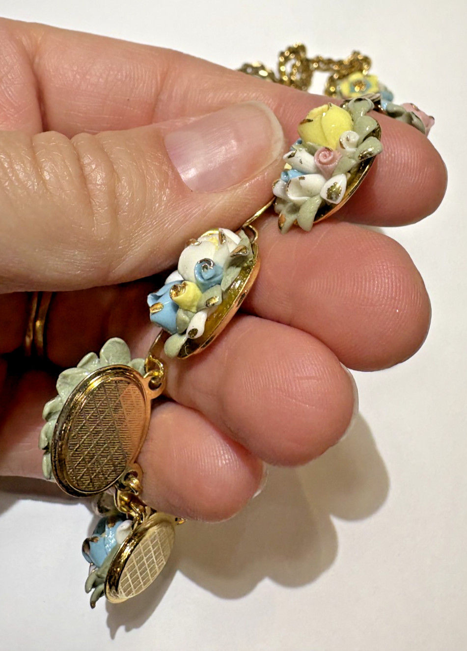 Vintage Hand made painted Bone China Rose Flowers gold tone 15″ Choker Necklace