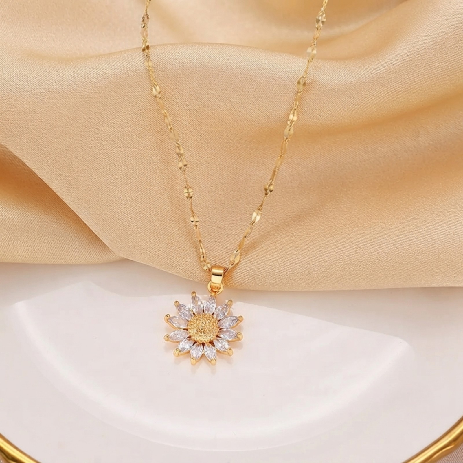 Gold Sunflower Necklace Daisy Pendant Dainty Minimalist Floral Jewelry Gift Her