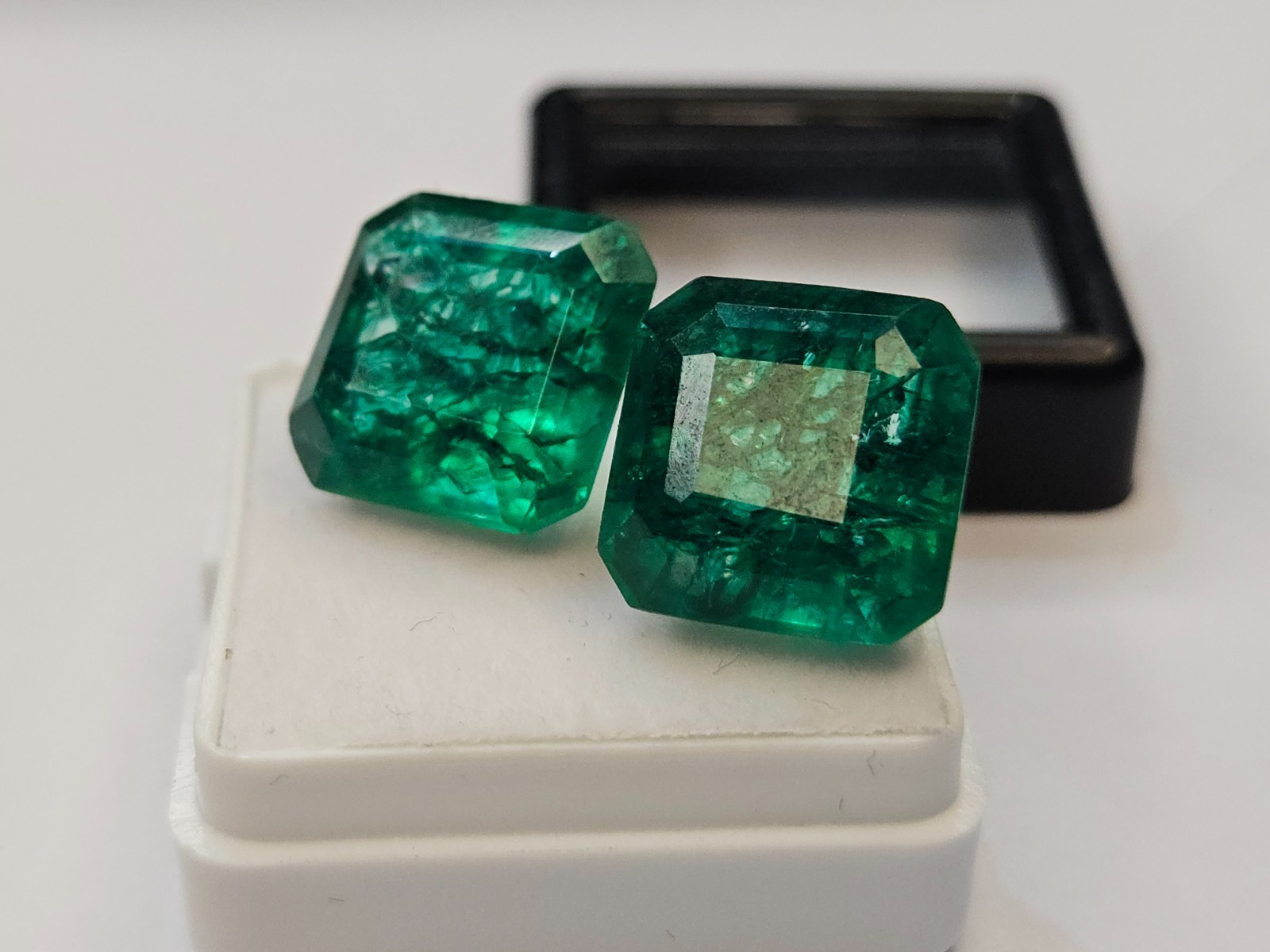 A++20–22 Ct Colombian Emerald Square Certified Natural Green Pair Gemstone