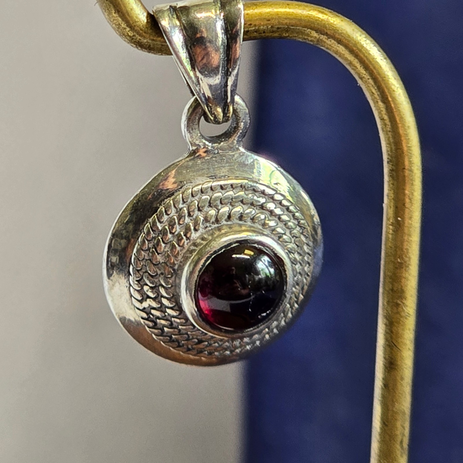 Sterling Silver Pendant 4.39g Fine Jewelry Dark Pink Stone Charm *READ*