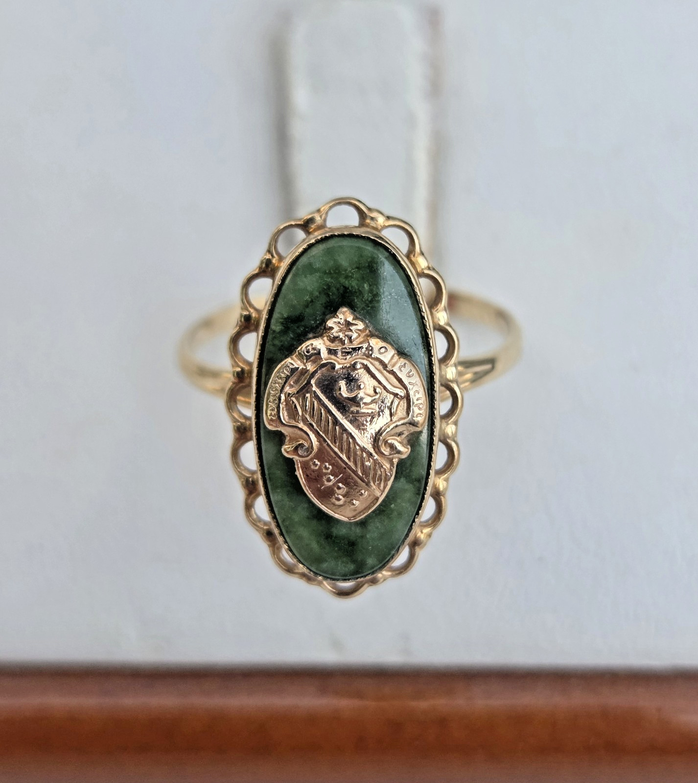 Vintage 10K Yellow Gold College or Sorority Ring 2.7 Grams Size 6