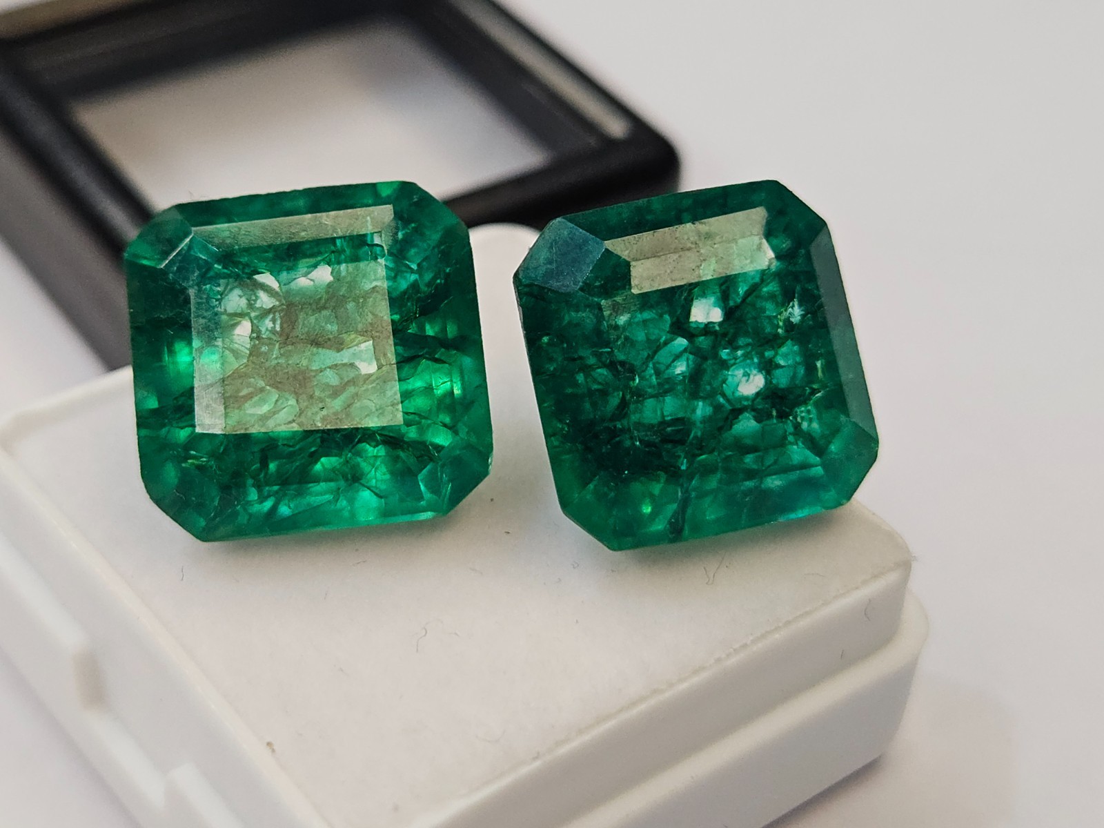 A++20–22 Ct Colombian Emerald Square Certified Natural Green Pair Gemstone