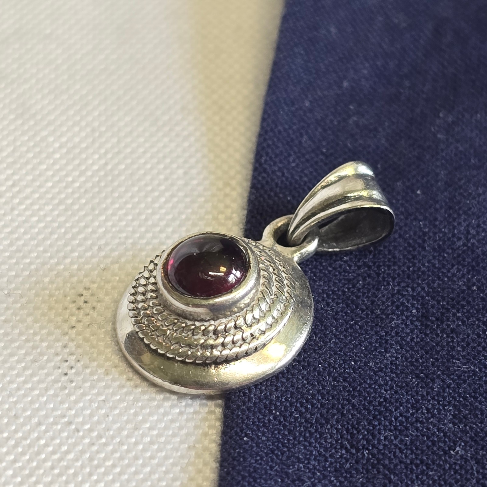 Sterling Silver Pendant 4.39g Fine Jewelry Dark Pink Stone Charm *READ*