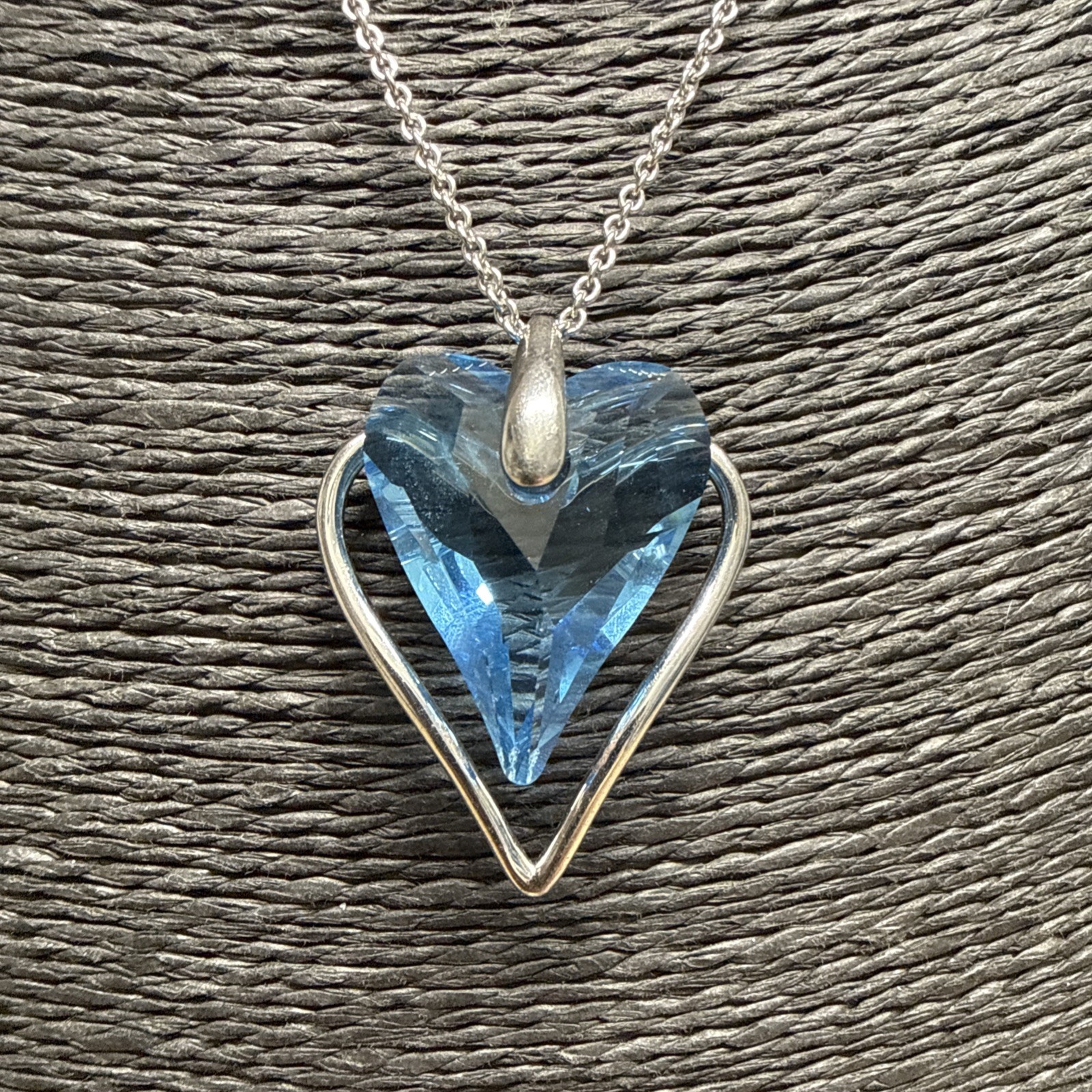 RETRO Blue Crystal Heart Necklace Adjustable Silver Tone Chain Up To 82cm/32″