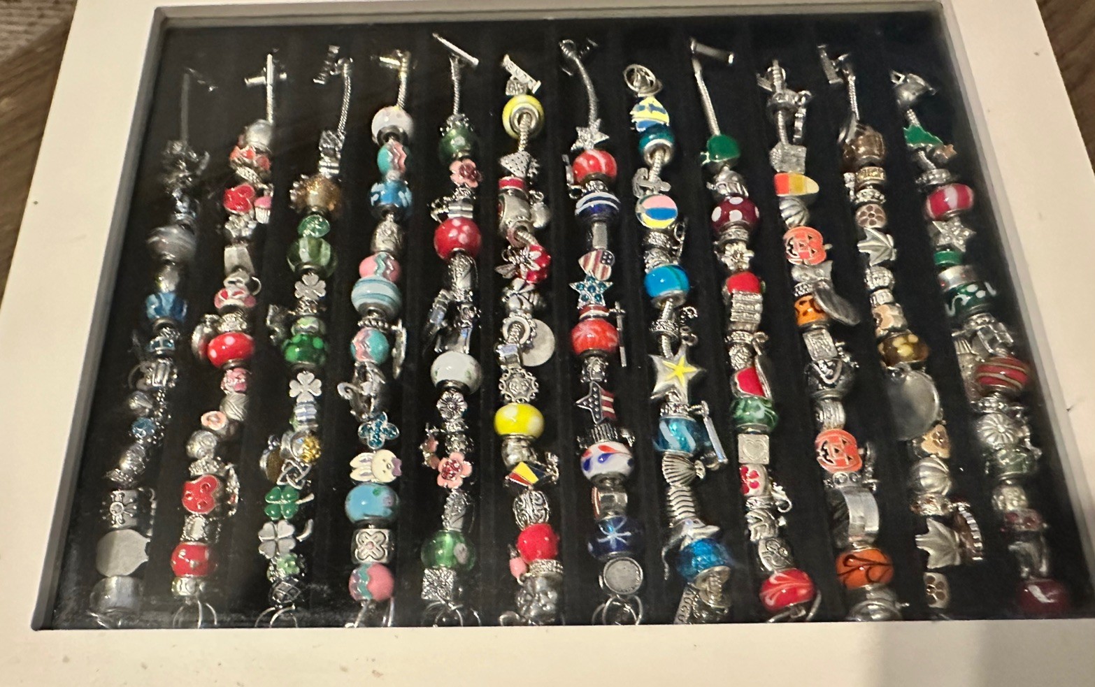 Charm Bracelet Set Willabee & Ward 12 Month 1 For Each Month Show Case Complete