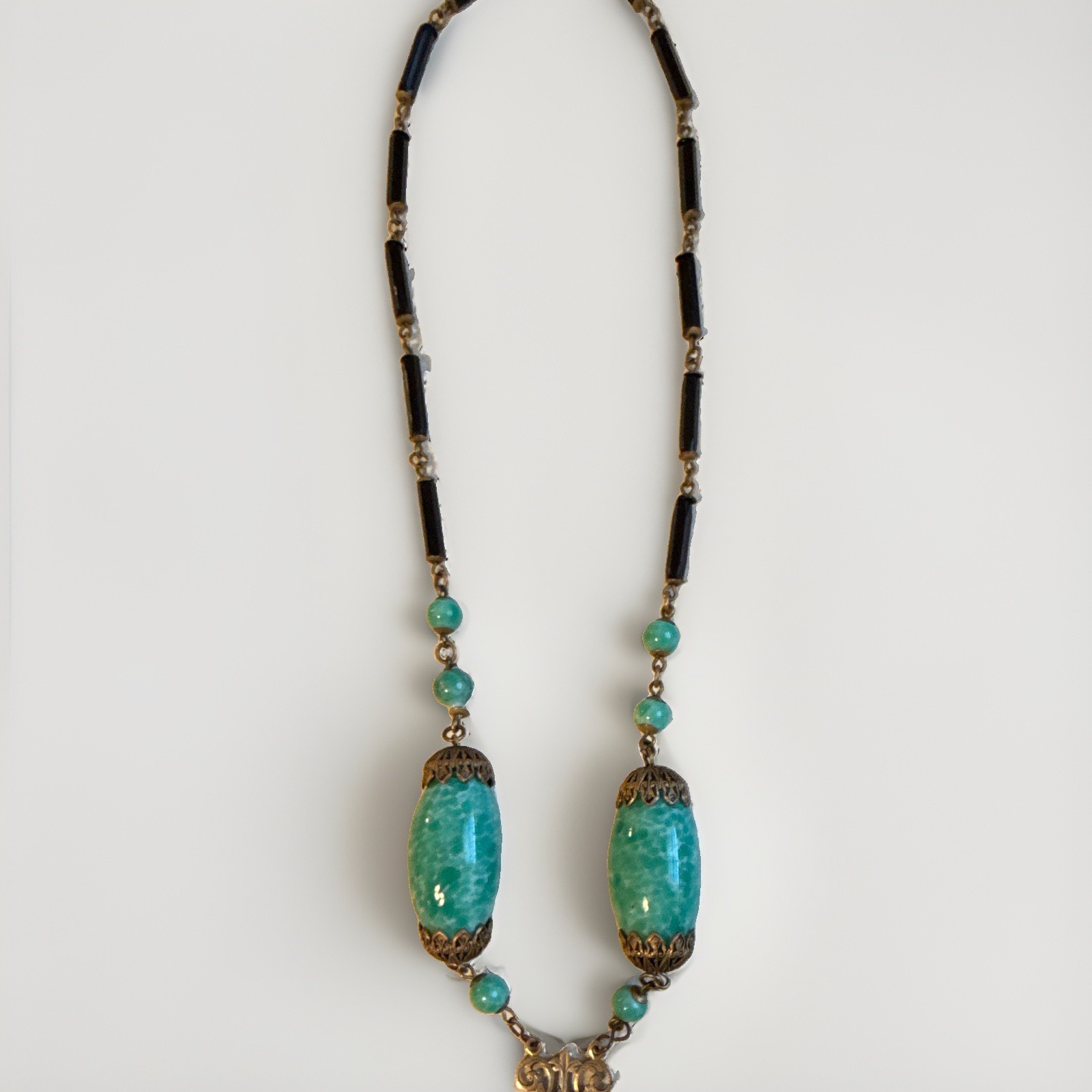Vintage Art Deco and Pecking Glass and Brass Sautoir Necklace