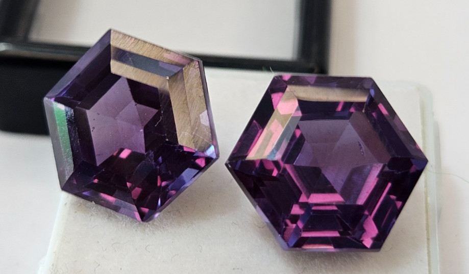 Alexandrite Hexagon Cut 21-22 Ct Colour Changing Natural Pair Gemstone FR-168