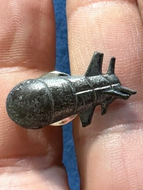 Graf Zeppelin Dirigible Blimp silver tone pin 7/8″ TX51