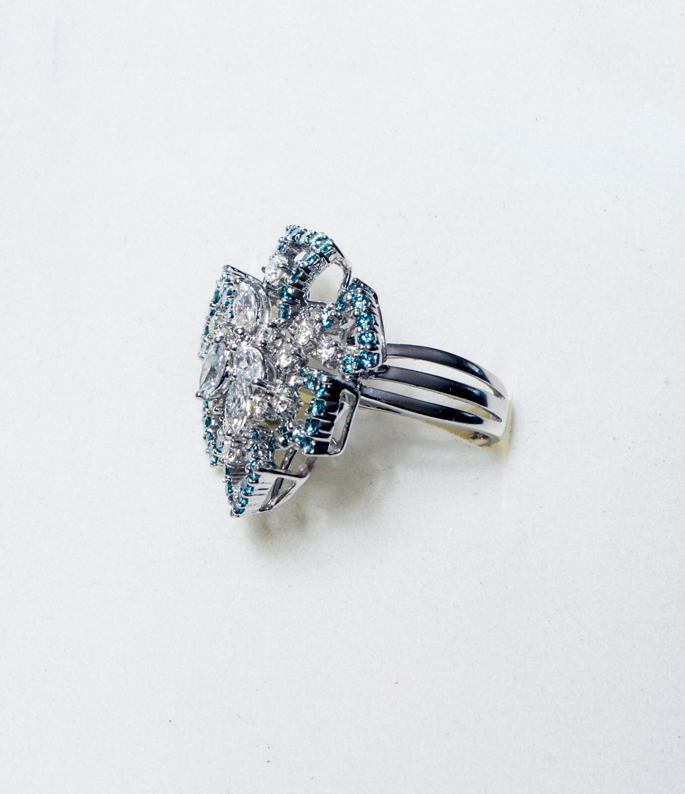 Blue & White Diamonds 18K White Gold Ladies Finger Ring – Size 7