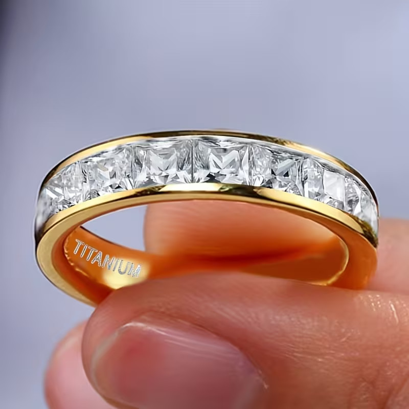 1pc Never-Tarnish Unisex Goldtone/Channel Set Zirconia Wedding Ring Size 6 NEW