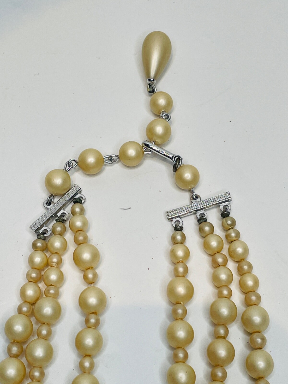 VTG 50’S-60’S CLASSIC IVORY CREAM FAUX PEARL MULTI 3 STRAND LAYERED NECKLACE