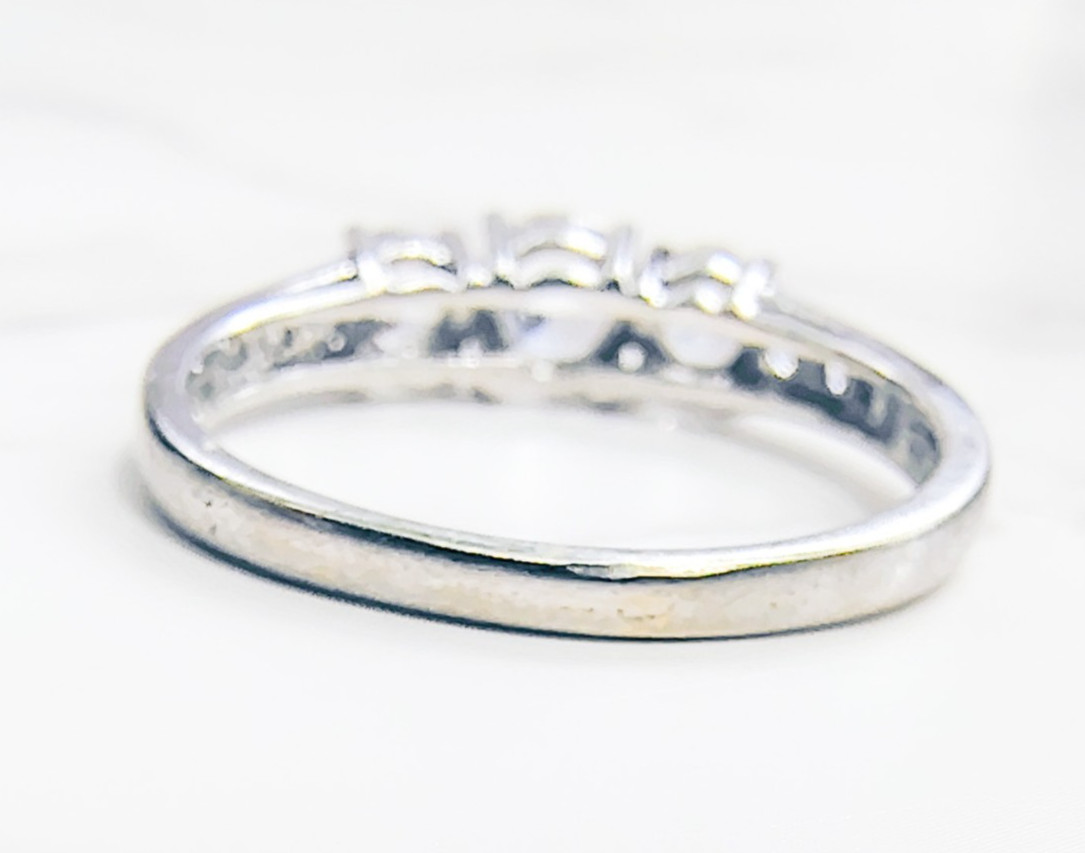 Andin 10K White Gold 1.00CT Diamond Ring • Size 8 • 9 Diamonds • 2.58g